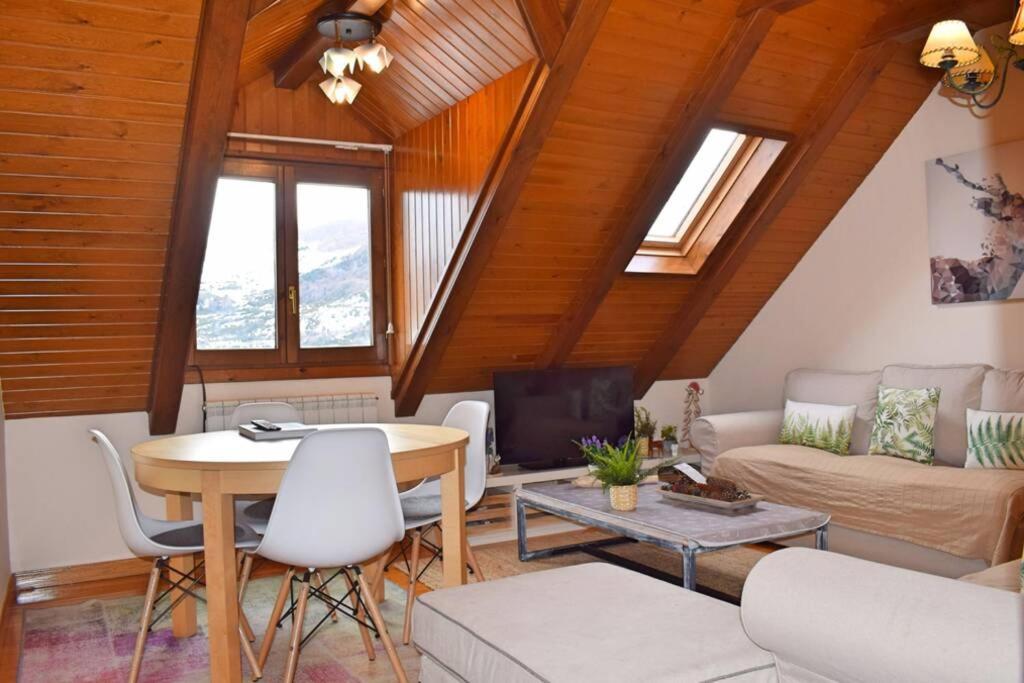 Apartment Tensina ❅ Acogedor Salon Y Gran Terraza Privada ❀ Sallent De Gallego